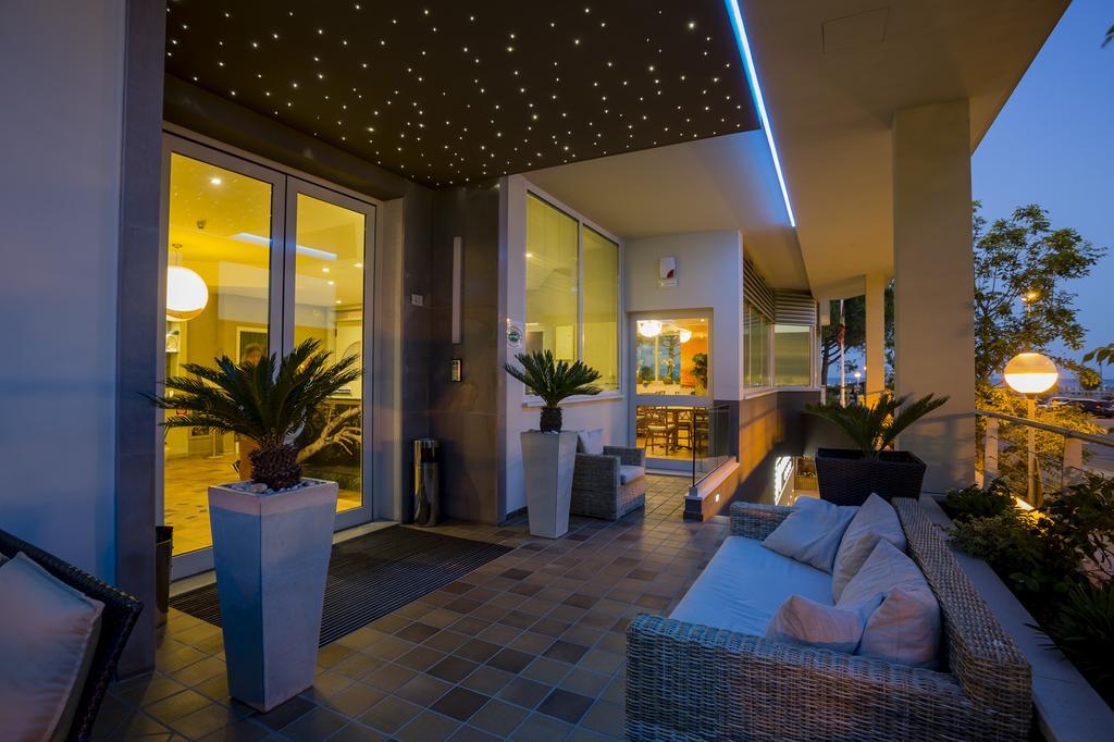 Hotel Ambassador Bibione Esterno foto