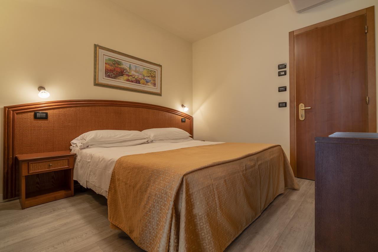 Hotel Ambassador Bibione Esterno foto