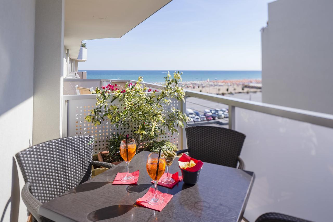 Hotel Ambassador Bibione Esterno foto